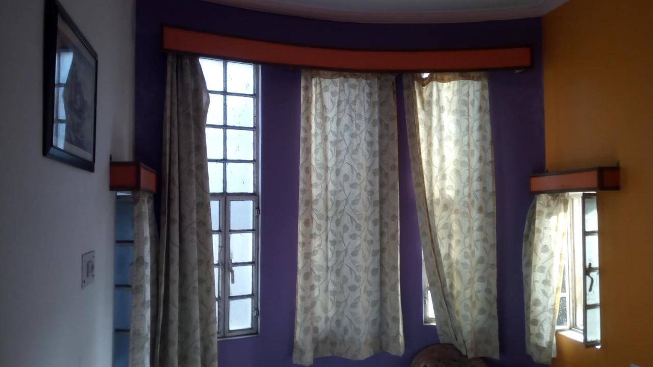 Ishan Paying 2* Varanasi